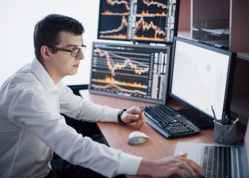 Como monitorar vários CNPJs simultaneamente de forma prática?